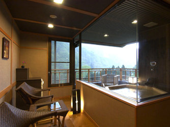 Japanese-style room with the open-air bath