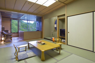 Japanese-style room with the open-air bath